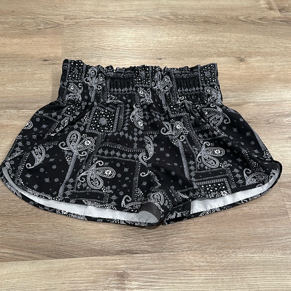 Paisley Bandana Print Wideband Waist Shorts
